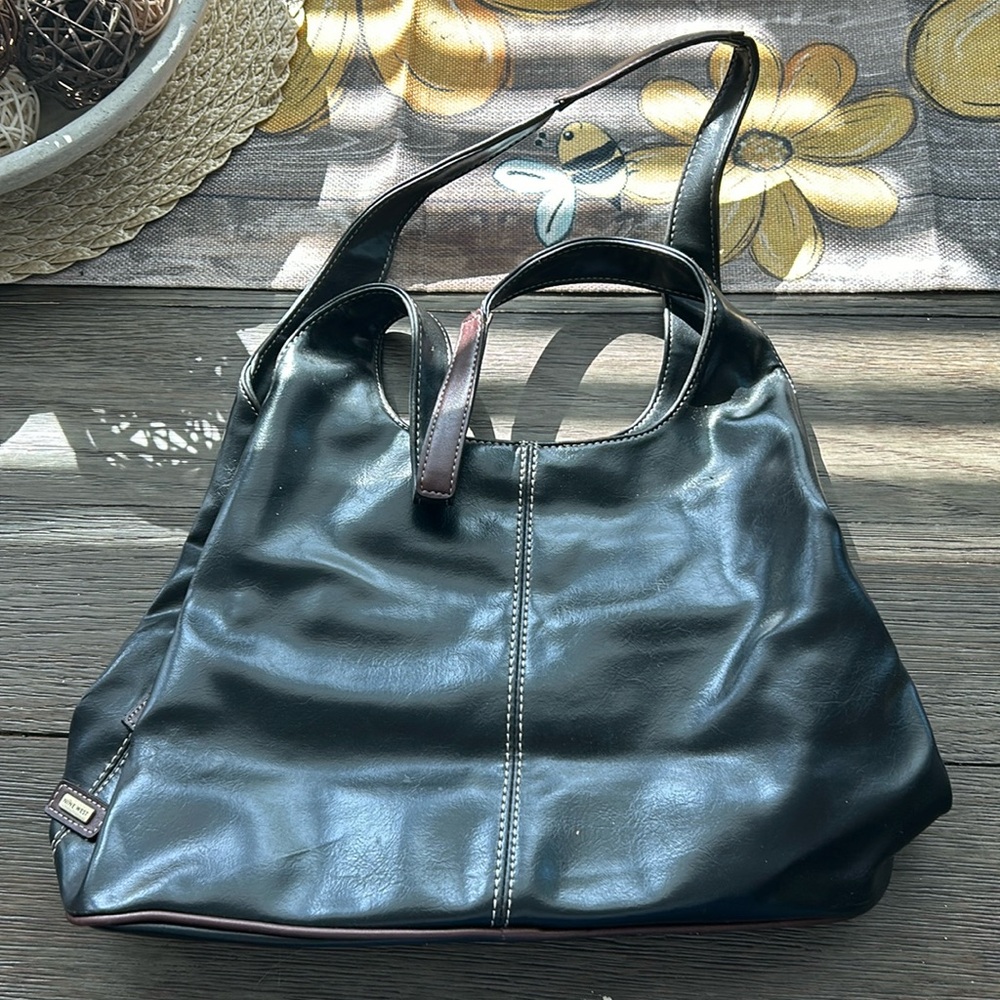 Selling this purse.